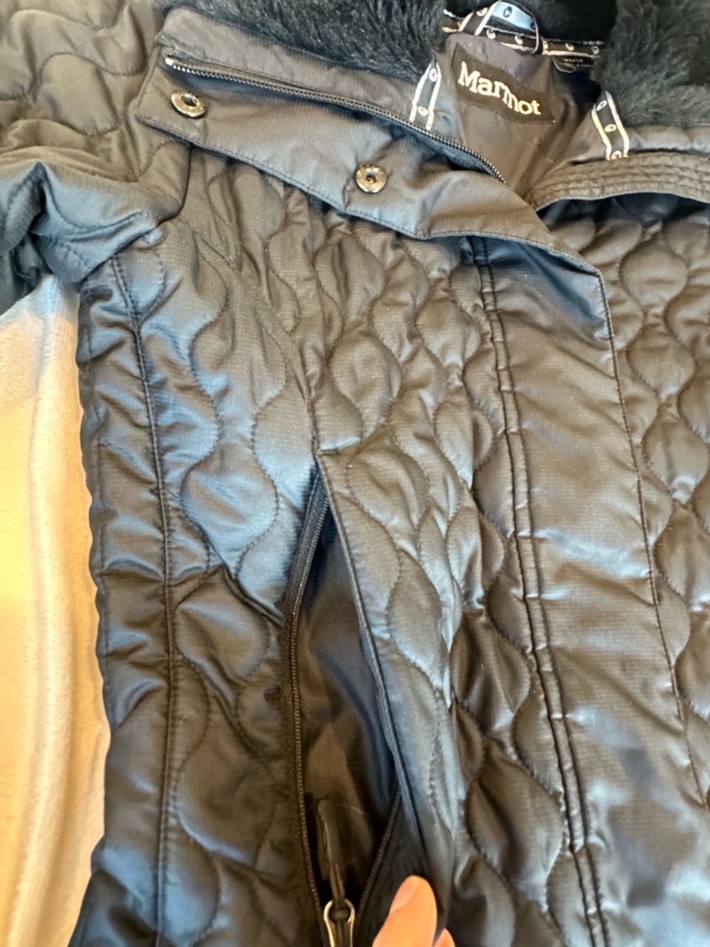 Marmot Women's Chelsea Quilted Puffer Jacket with Faux Fur Collar - Picture 3 of 11